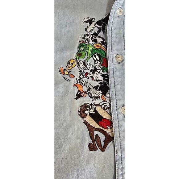 VTG Looney Tunes Embroidered Denim Shirt Mens M Bugs Bunny Daffy Duck Cartoon - Picture 6 of 9